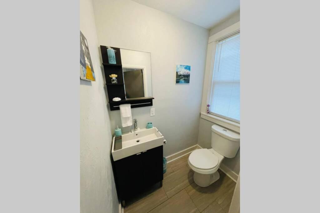 Villa Industrial Brick Townhouse In Downtown Lancaster Extérieur photo